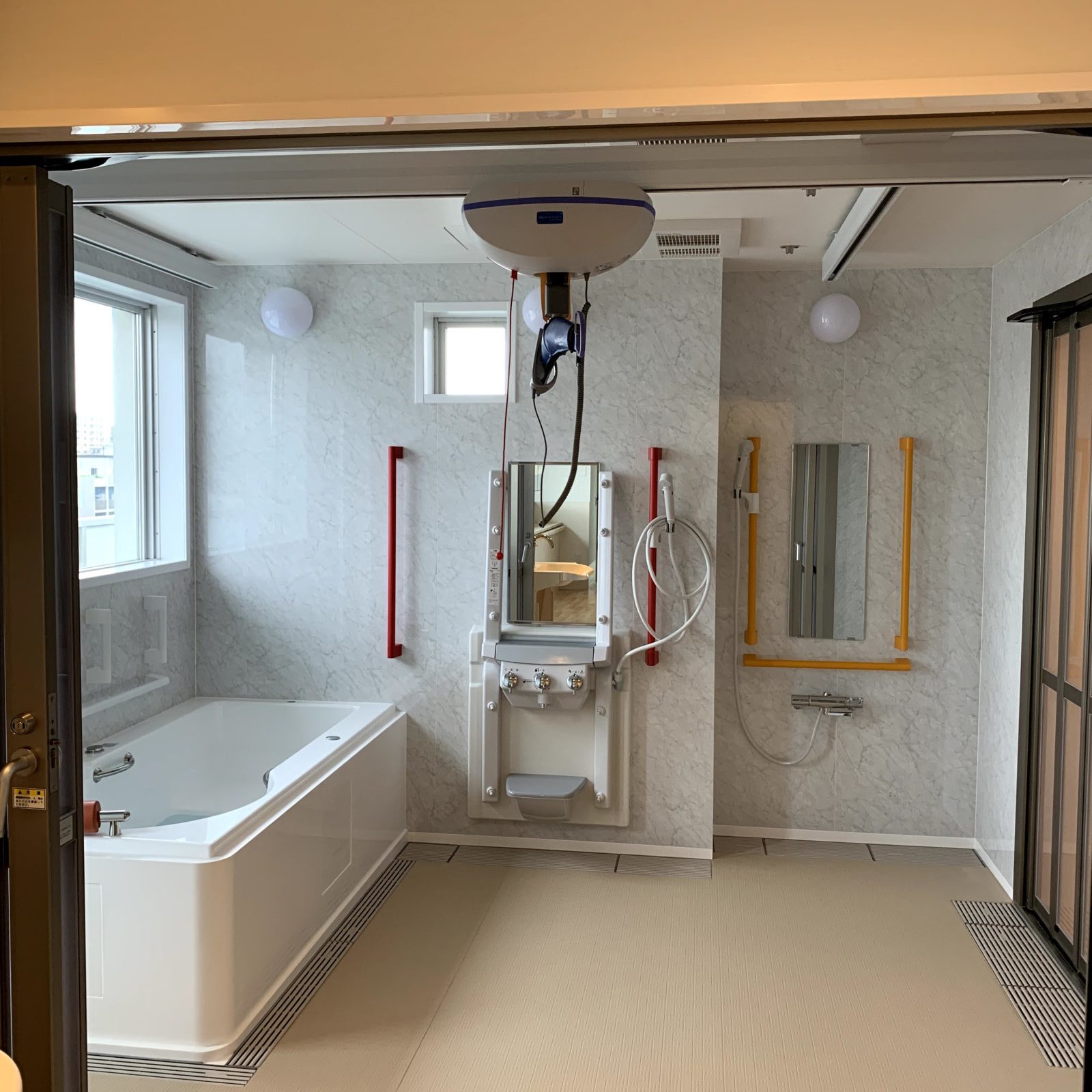 【介護浴室タイプ】フリーユニットバス2932・施工事例・利便性が良い浴室