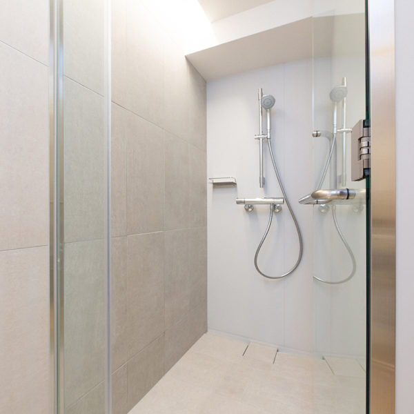 【ホテルシャワータイプ】フリーユニットバス0912・施工事例・コストを抑えたシンプル仕様