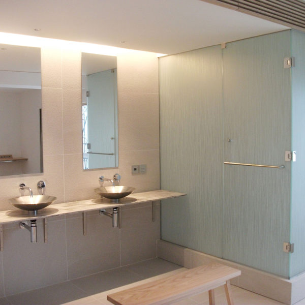 【ホテルシャワータイプ】フリーユニットバス0916・施工事例・SUS枠を見せないスマートデザイン