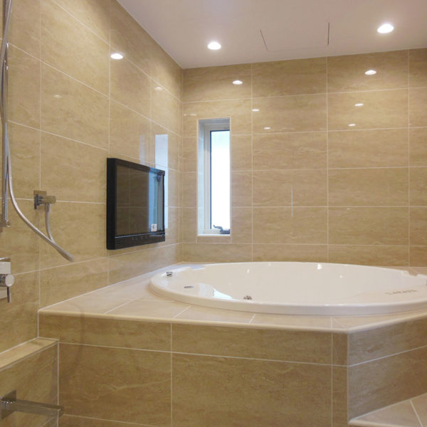 【高級タイプ（戸建・マンション用）】フリーユニットバス1932・施工事例・癒される浴室空間