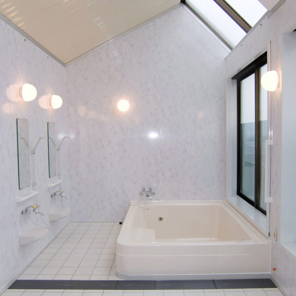 【介護浴室タイプ】フリーユニットバス2750・施工事例・星が見える浴室