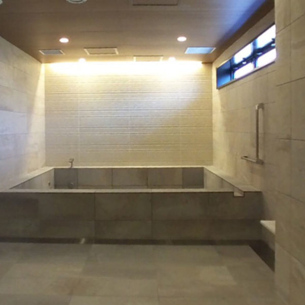 【大型タイプ】フリーユニットバス女子浴室3067・施工事例・ホテルの大型浴室