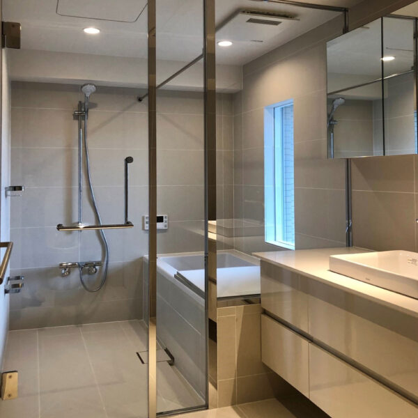 【高級タイプ】フリーユニットバス1618・ビューウィンドの有る浴室・施工事例