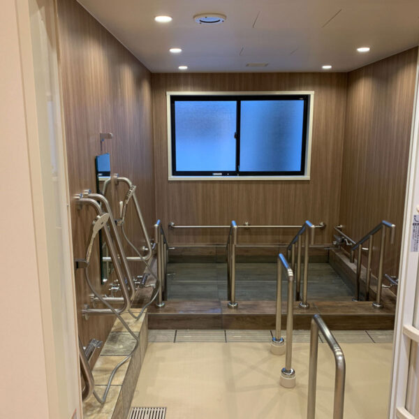 【超大型・大型タイプ】フリーユニットバス2342・半身浴兼浴室・施工事例