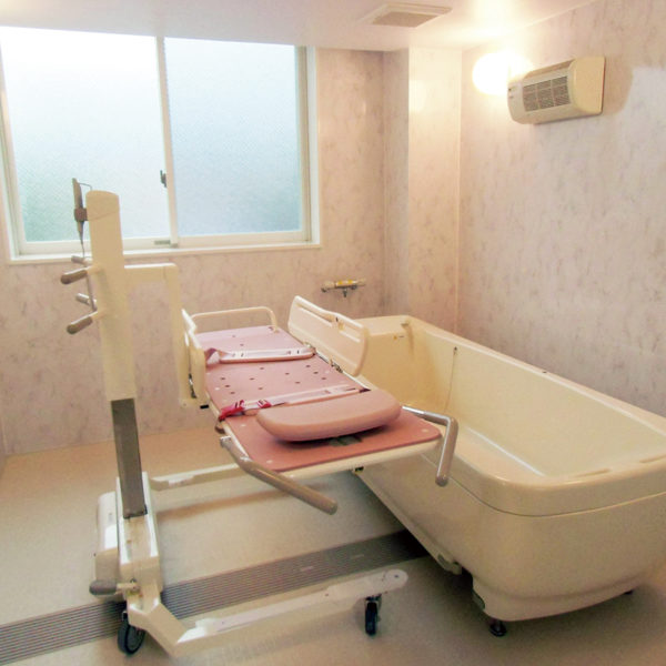 【機械浴室タイプ】酒井医療（株）ルピナス2734・施工事例・作業負担を軽減するコラボ商品